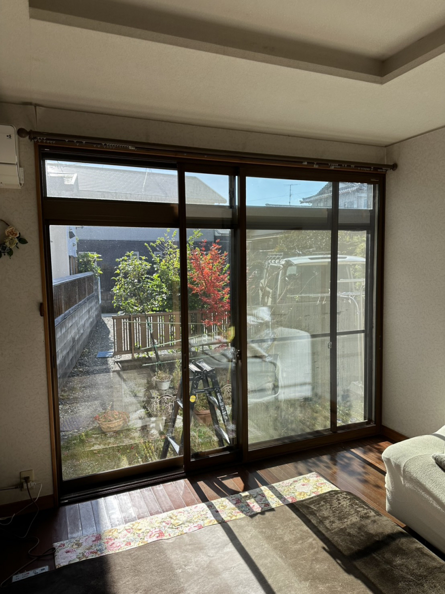 ユーライフの大きな窓でも開放感を残したまま快適に！内窓リフォームの施工後の写真1