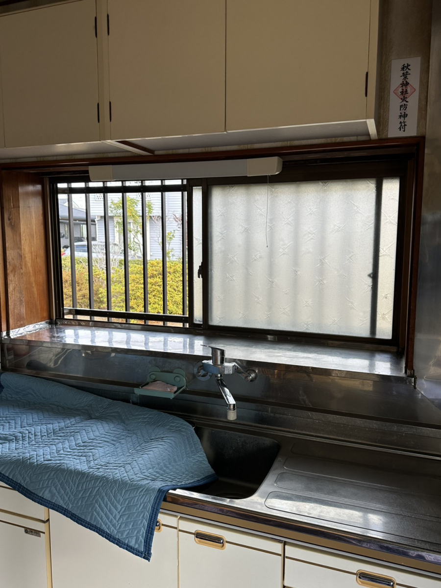 ユーライフの家の中の寒い場所も快適に！内窓リフォームの施工前の写真2