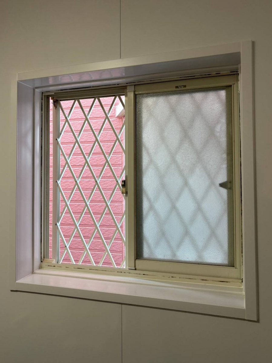 ユーライフの寒い浴室に内窓を取付けてヒートショック対策を‼の施工前の写真1