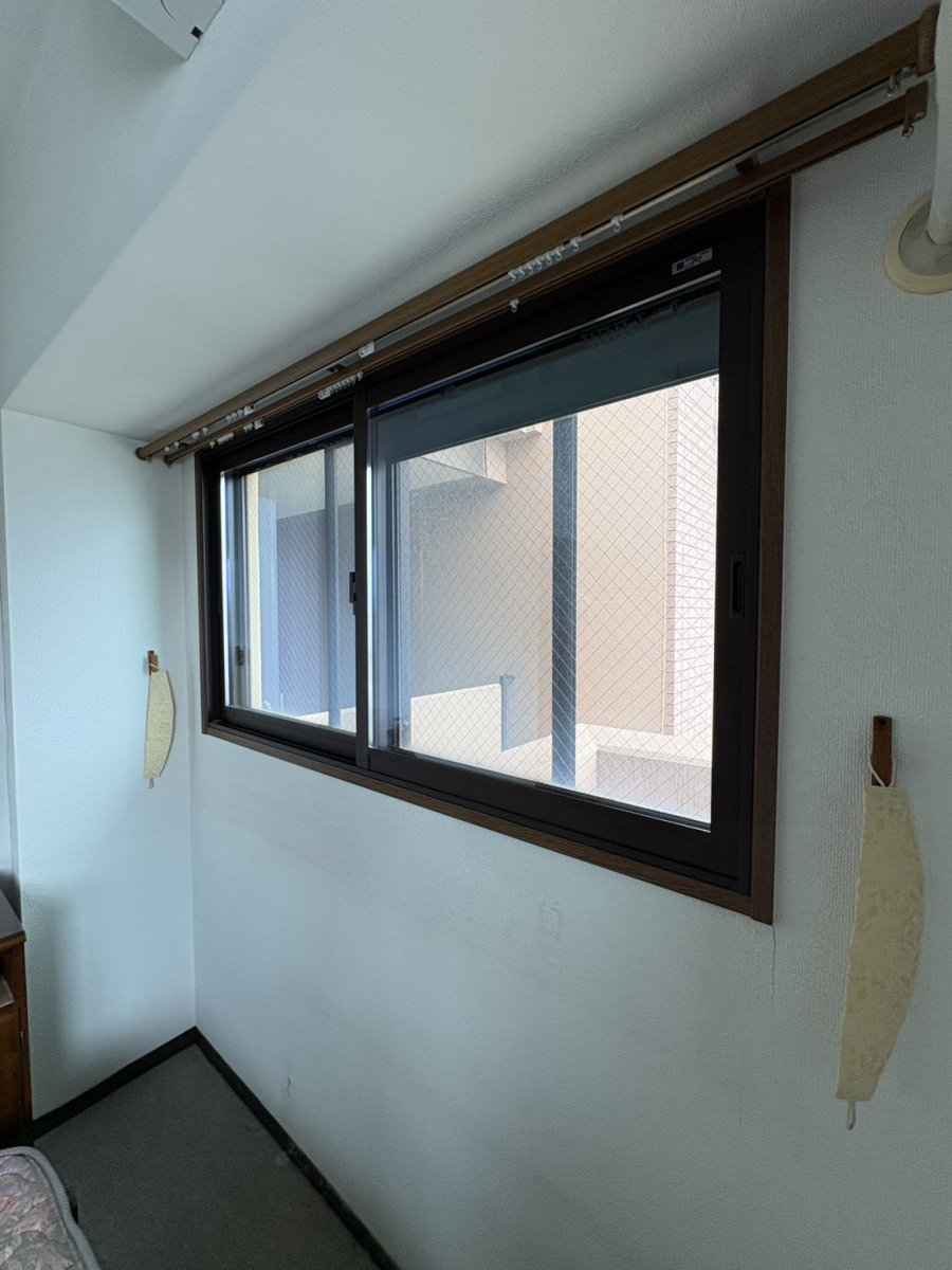 ユーライフの冬の寒さに悩まされる寝室に内窓を取付けて快適空間に‼の施工後の写真3
