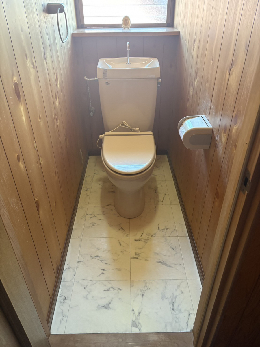 ユーライフのトイレをリフォームして日々の生活を快適に✨の施工前の写真2