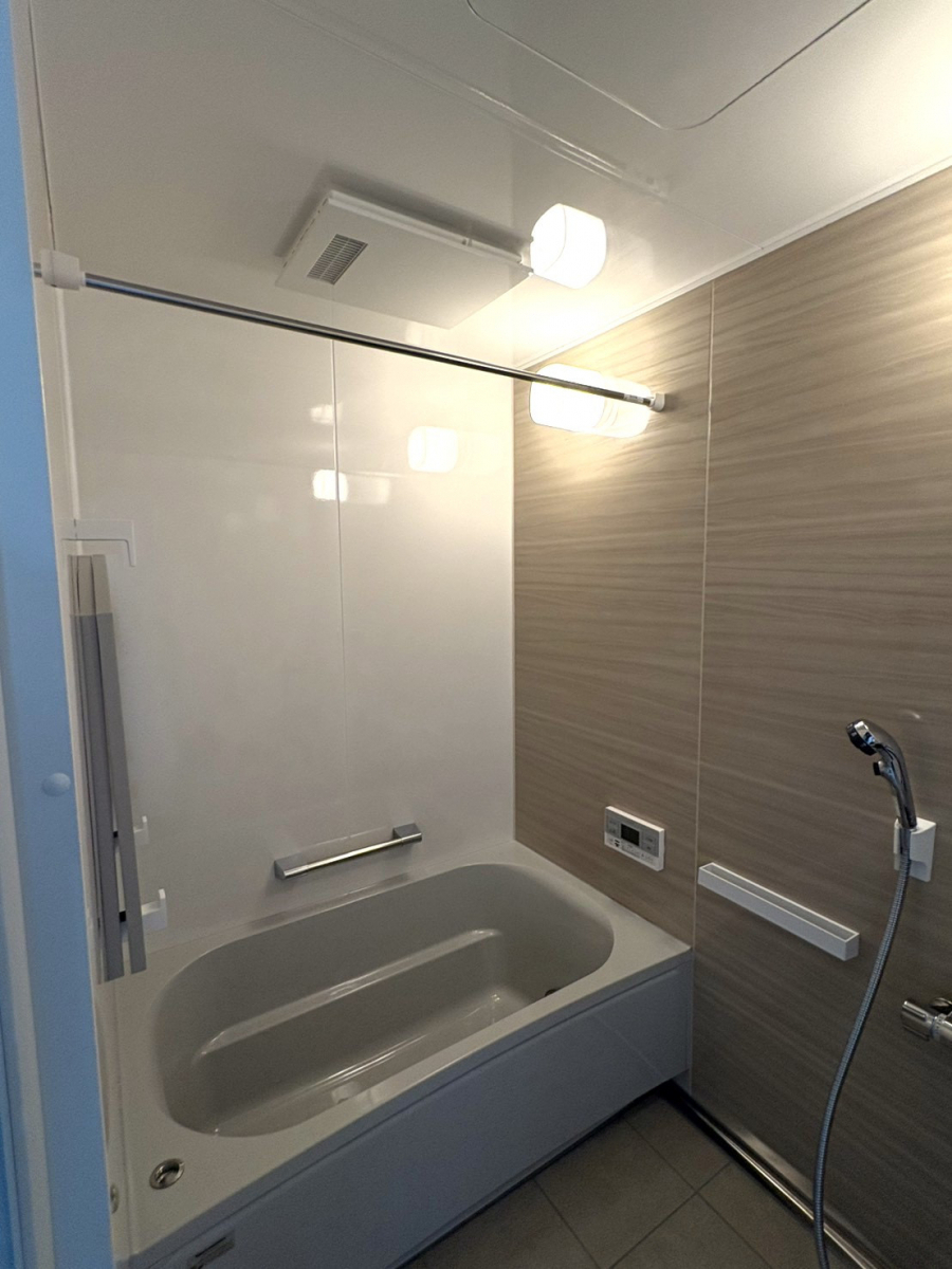 ユーライフの寒さの原因になっていた天井の窓を塞ぎました！の施工後の写真1