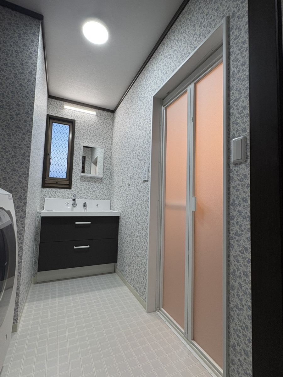 ユーライフの寒さの原因になっていた天井の窓を塞ぎました！の施工後の写真3