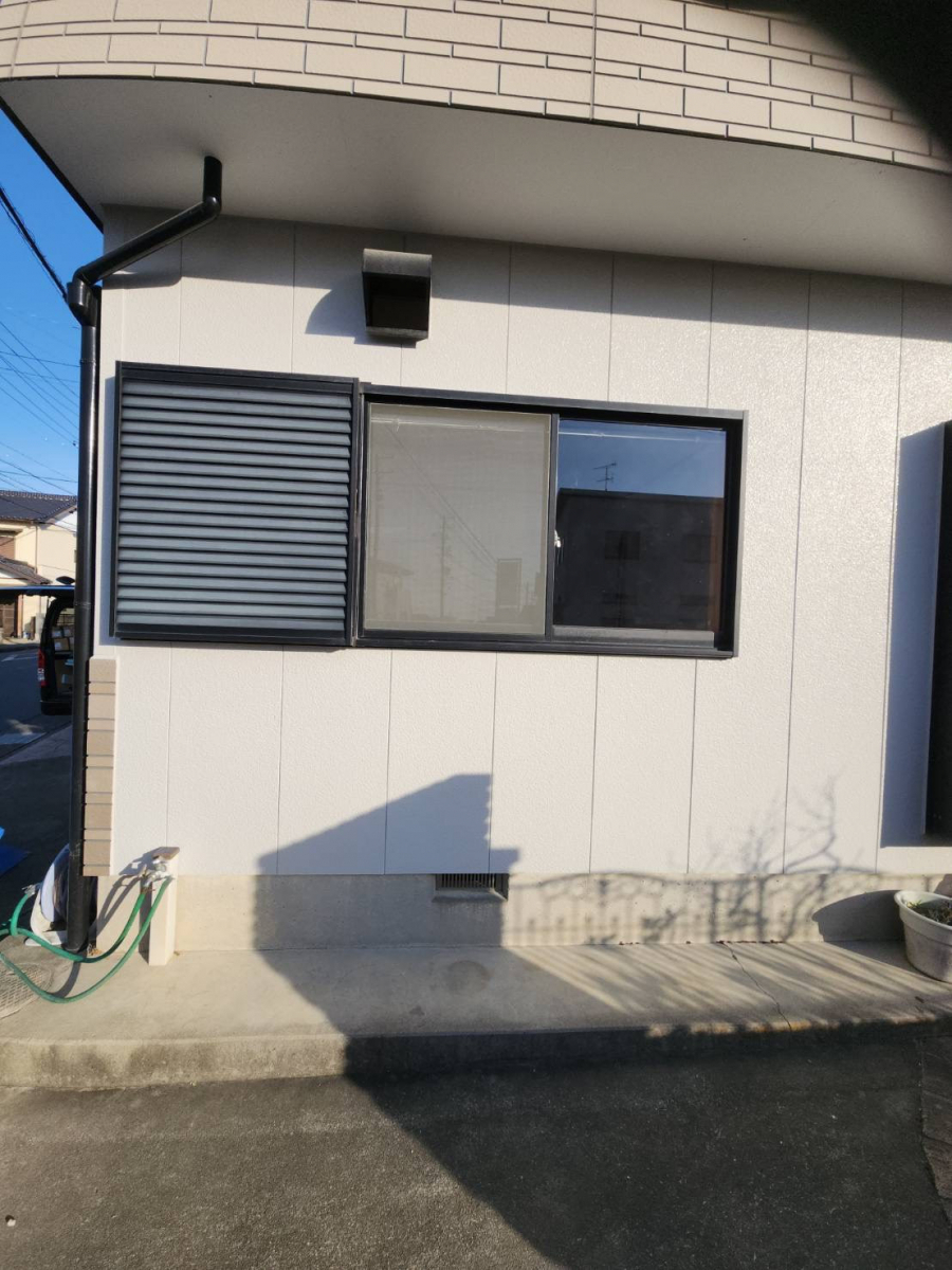 ユーライフの窓を大きくして日差したっぷりの明るいお部屋になりました🌞の施工前の写真1