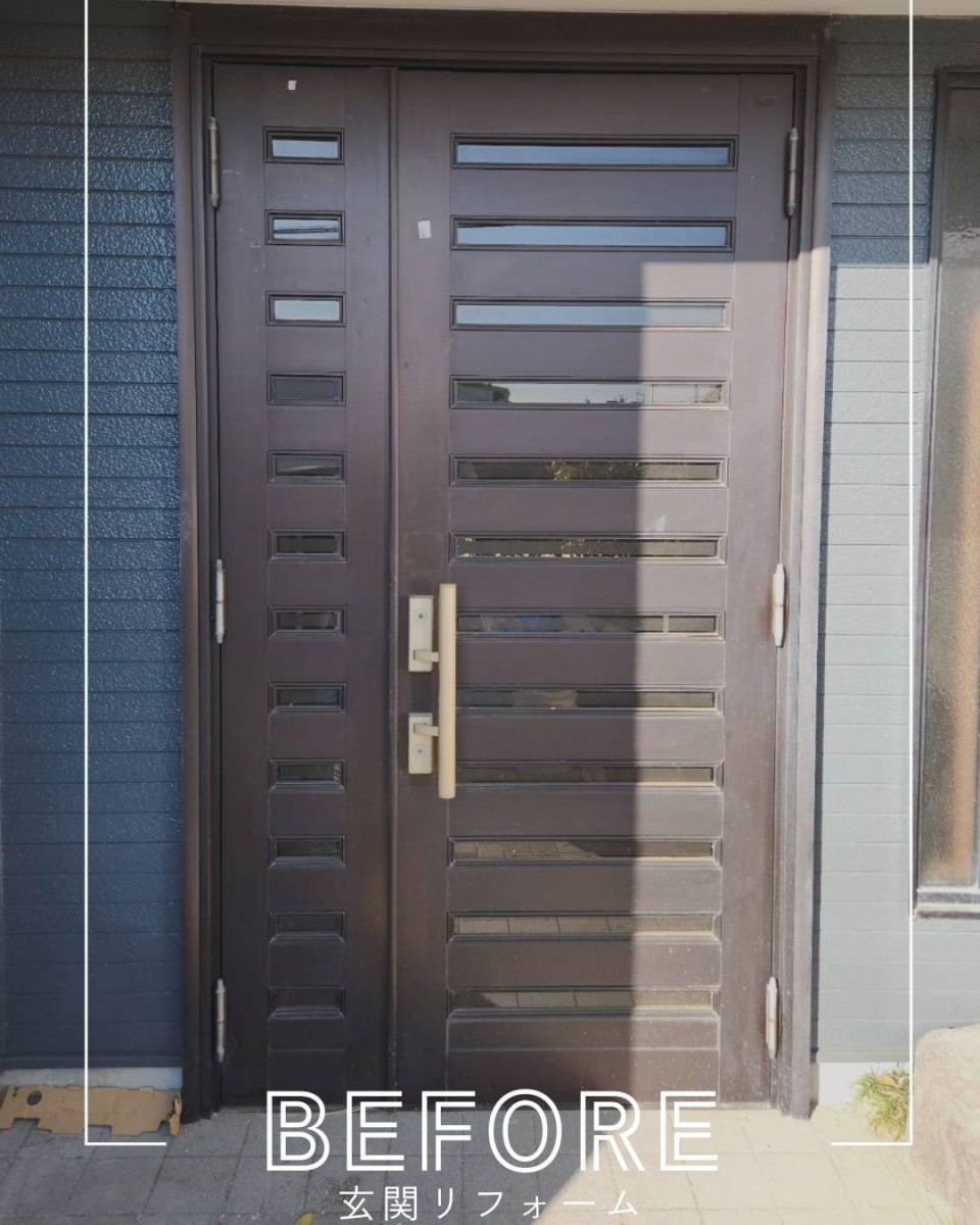 ユーライフの❝家の顔❞を1日でリフォーム✨玄関ドアを取替えましたの施工前の写真1