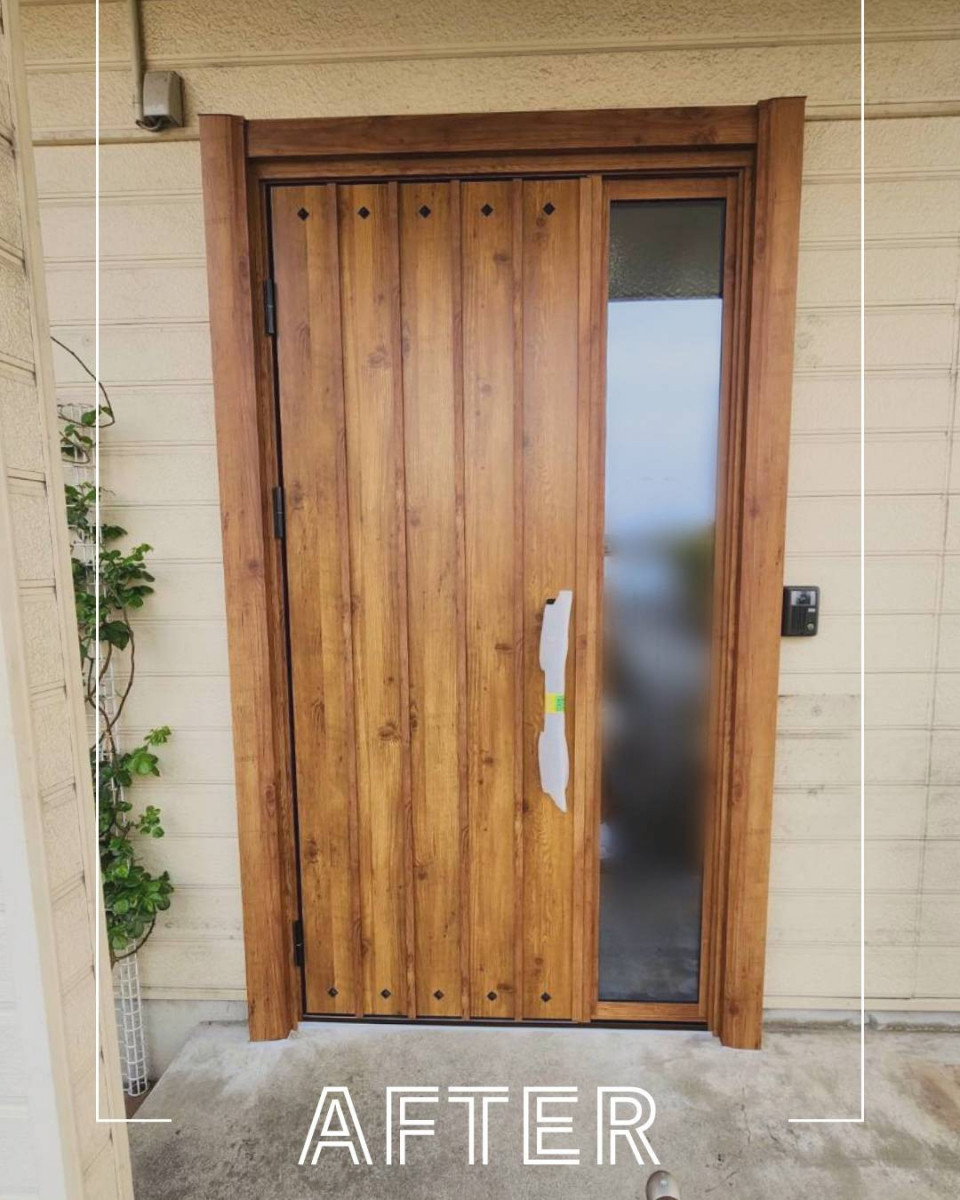 ユーライフのたった1日で、ぬくもり感じる玄関ドアへ✨の施工後の写真1