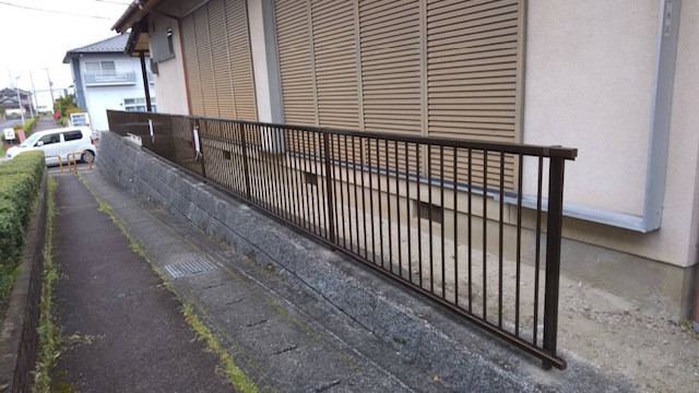 山本ガラスの少しずつ高くなっていくので・・・の施工後の写真1