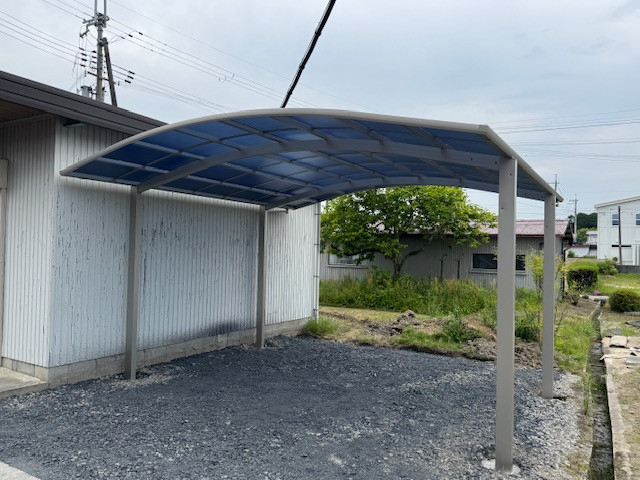 山本ガラスのカーポートの施工ですの施工後の写真1