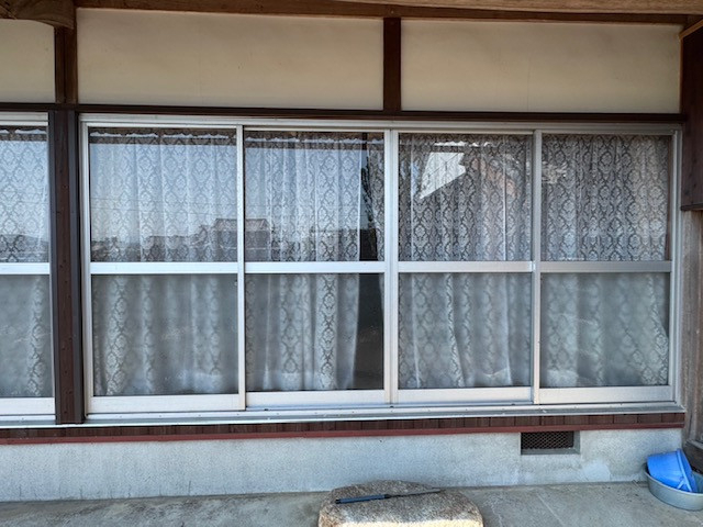 山本ガラスの外窓交換ですの施工前の写真1