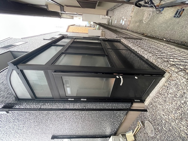 山本ガラスの洗濯干し場と自転車置き場を一緒にの施工後の写真1