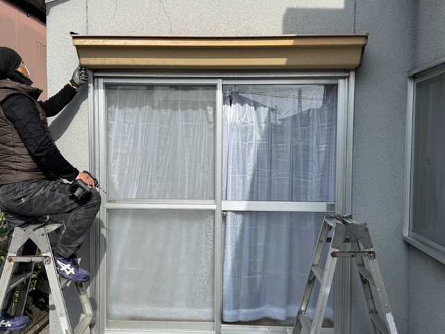 山本ガラスのｻｯｼのｼｬｯﾀｰの修理のご依頼でしたがの施工前の写真1