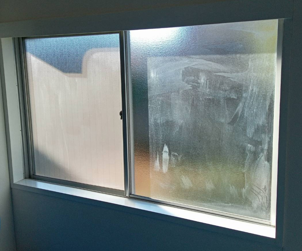 戸田建商 世田谷の【世田谷区】マンション｜LIXILリプラスで断熱・防犯性を高める外窓交換(補助金活用事例)の施工前の写真1