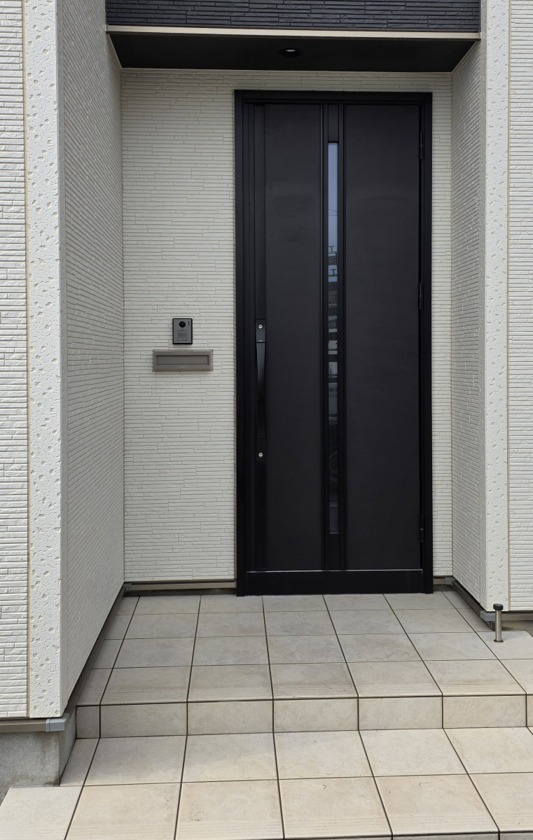 大竹商店の風除室を付けさせて頂きましたの施工前の写真1