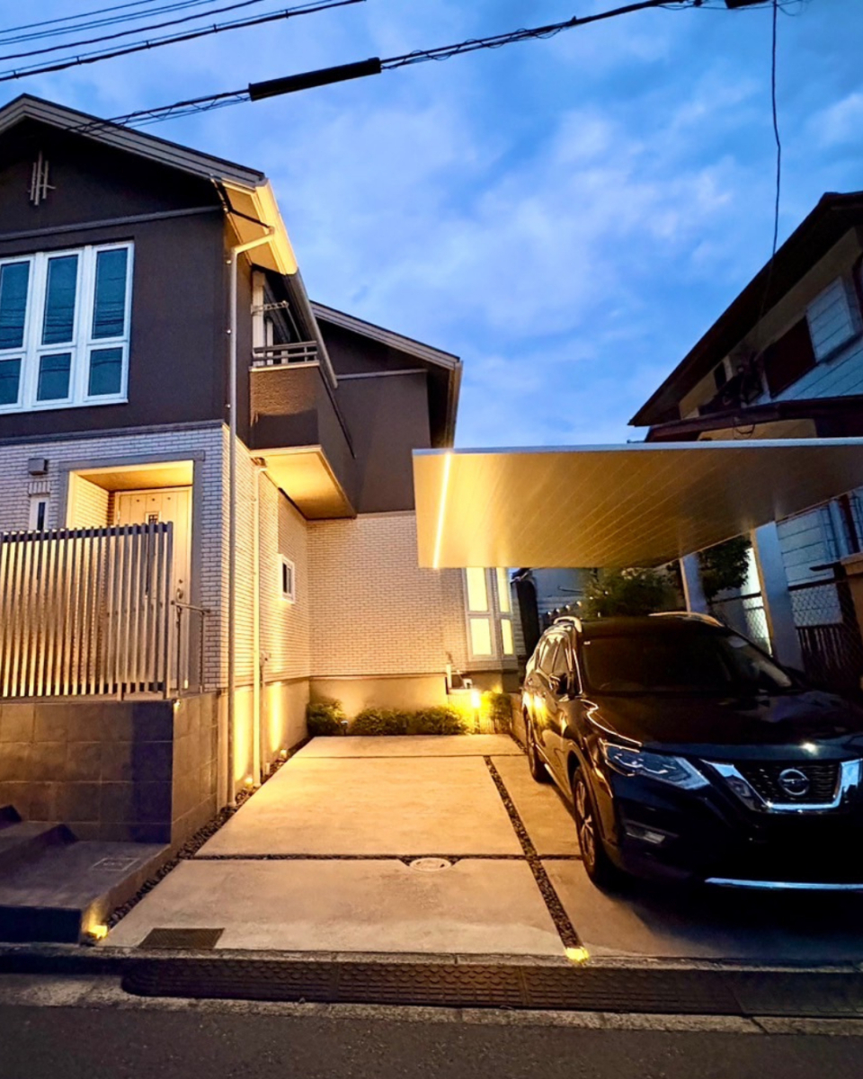 かめかめウィンドウの021【カーポートSC】✨昼と夜で表情が変わる🐢の施工後の写真1