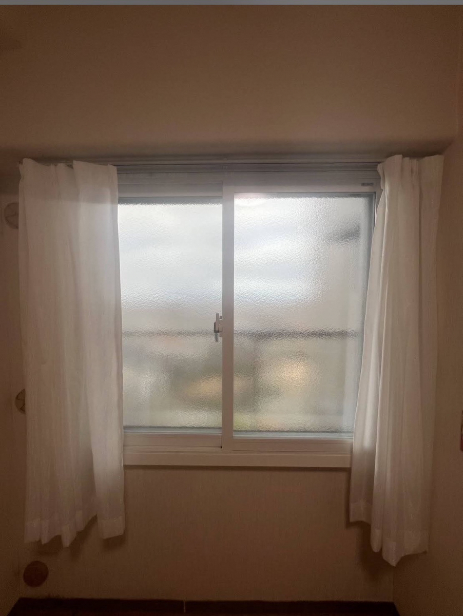 かめかめウィンドウの023 明るさそのまま✨視線はしっかりカット！🐢 インプラス｜かめかめウィンドウ｜八尾市の施工後の写真1