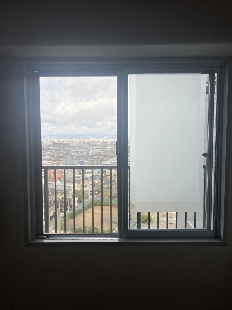 かめかめウィンドウの023 明るさそのまま✨視線はしっかりカット！🐢 インプラス｜かめかめウィンドウ｜八尾市の施工前の写真1