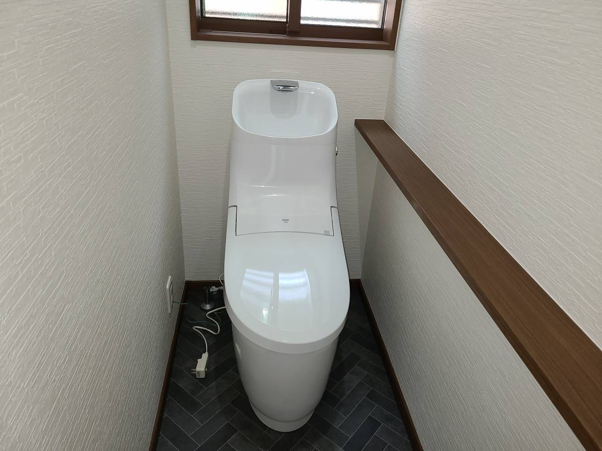 北摂トーヨー住器の川西市一戸建て新築工事④トイレの施工後の写真2