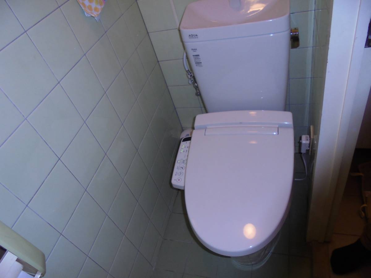 北摂トーヨー住器のトイレ入替工事の施工後の写真1