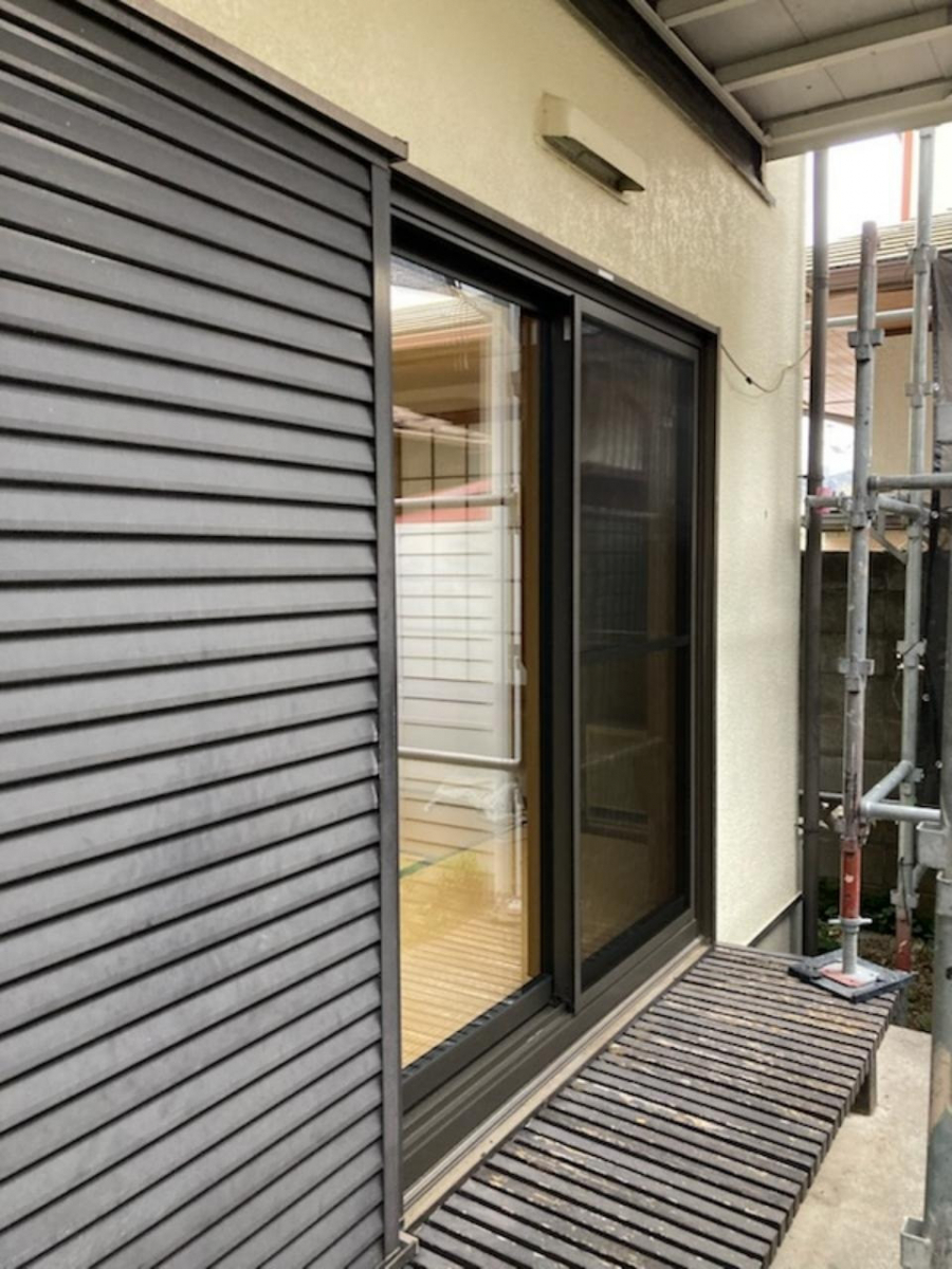 青梅トーヨー住器 日野店の国立市 最新の窓リフォーム技術「リプラス」で省エネと快適を!の施工後の写真1