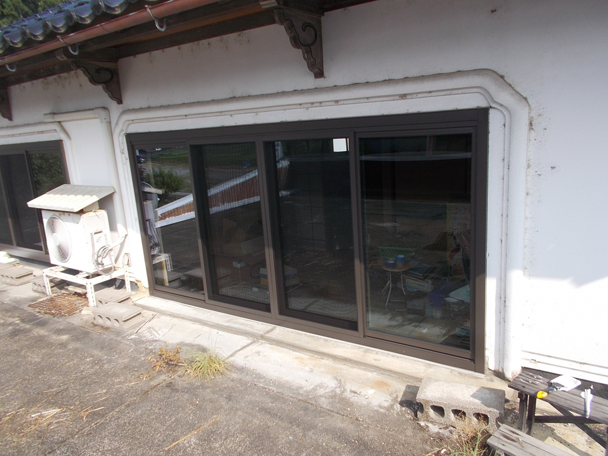 中尾産業の和室窓をカバー工法で取替えの施工後の写真1