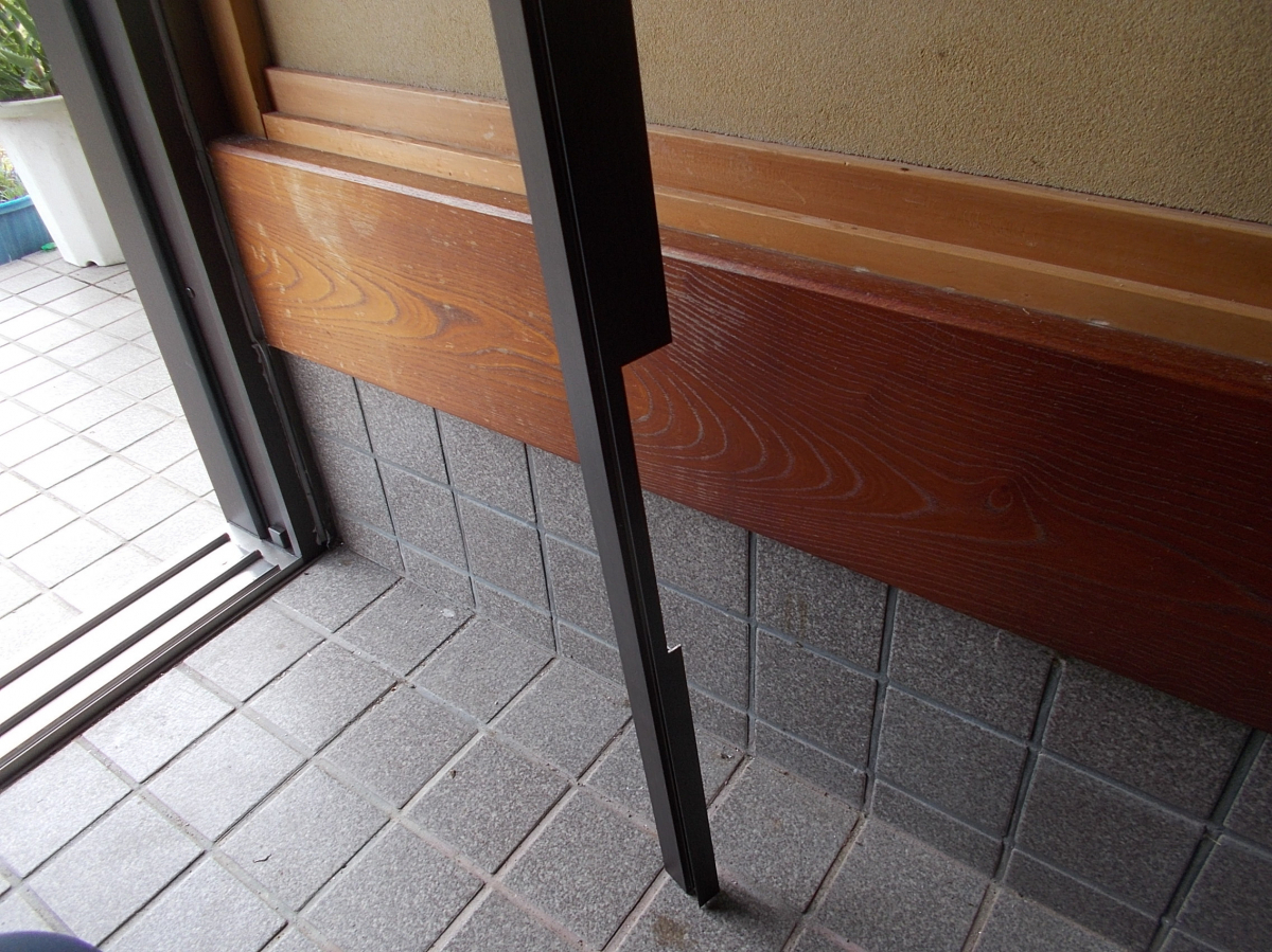 中尾産業の玄関引違戸　カバー工法取替えの施工後の写真2