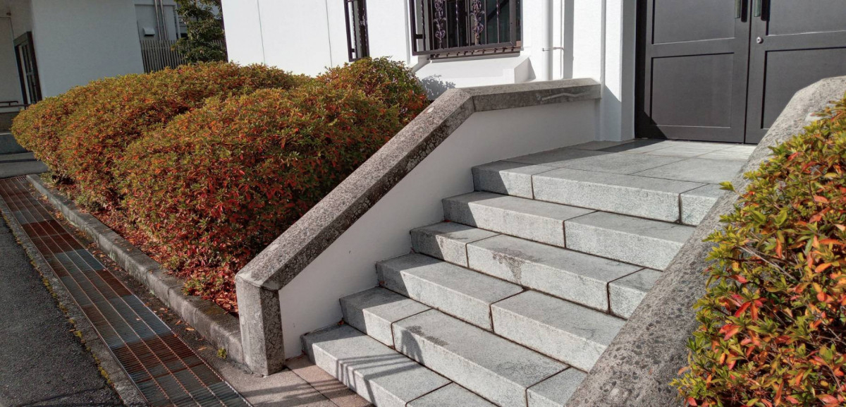 中尾産業のロートアイアン調　歩行補助手すりの施工前の写真1