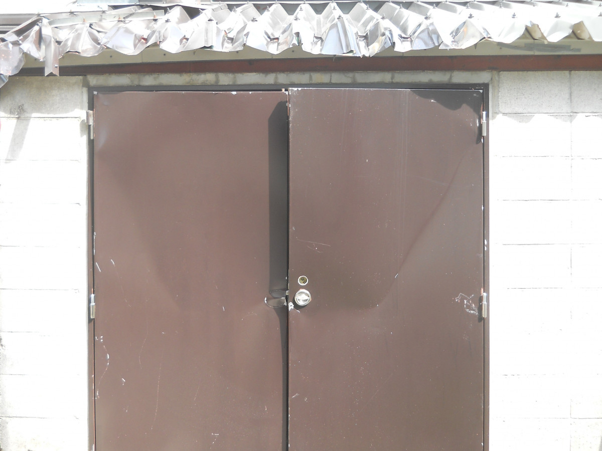 中尾産業のスチールドアの取替えもお引き受けしますの施工前の写真2