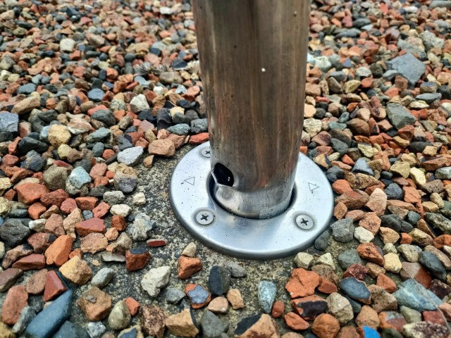 中尾産業の車止めポール取替えの施工前の写真2