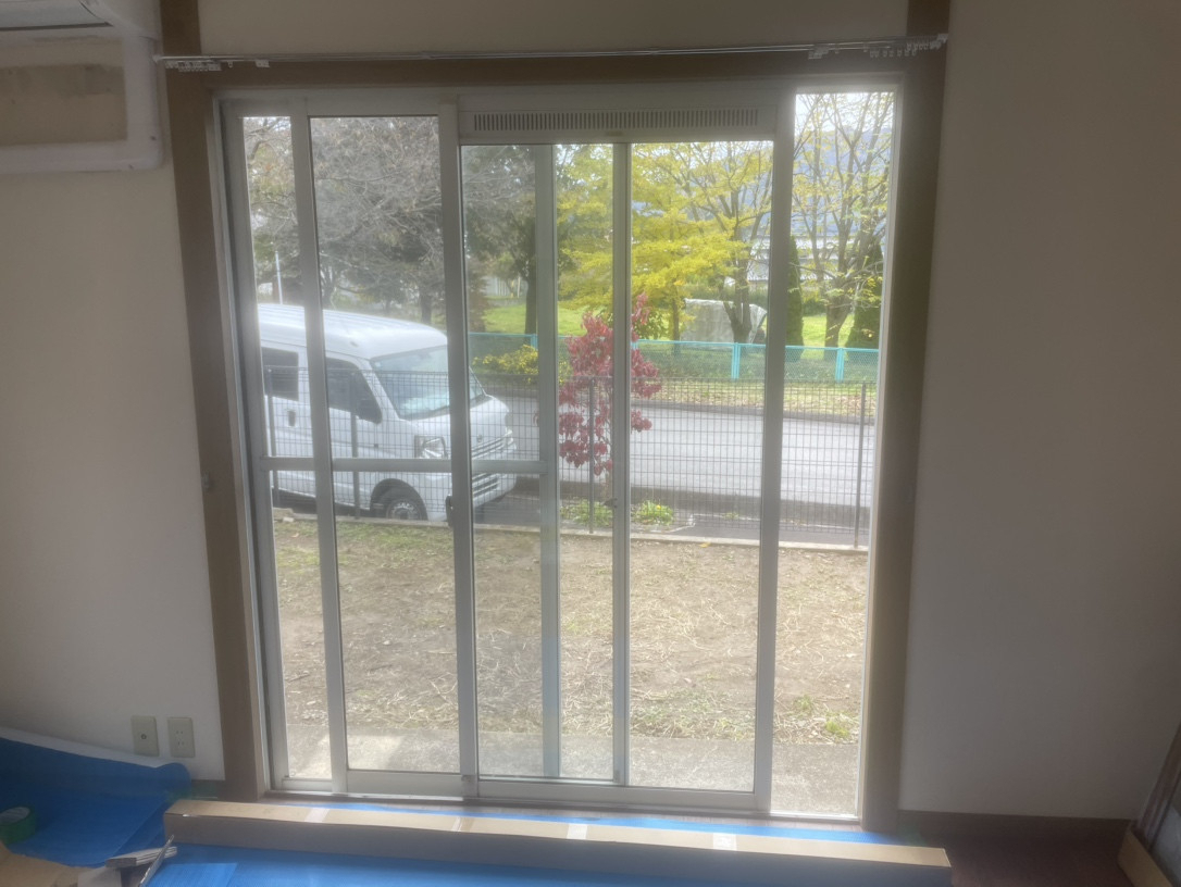 長野板販の【須坂市】2025年11月　内窓取付工事の施工前の写真1