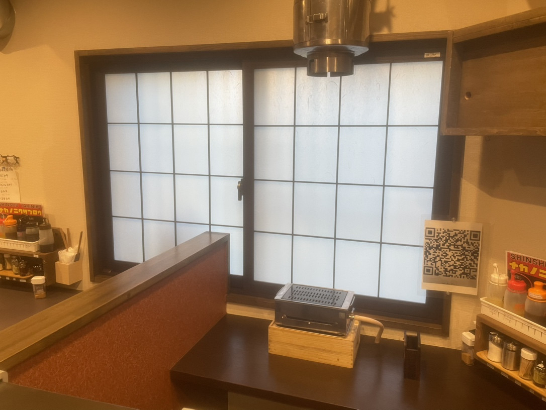 長野板販の内窓設置で寒さ対策と雰囲気アップを同時に実現しましたの施工後の写真1