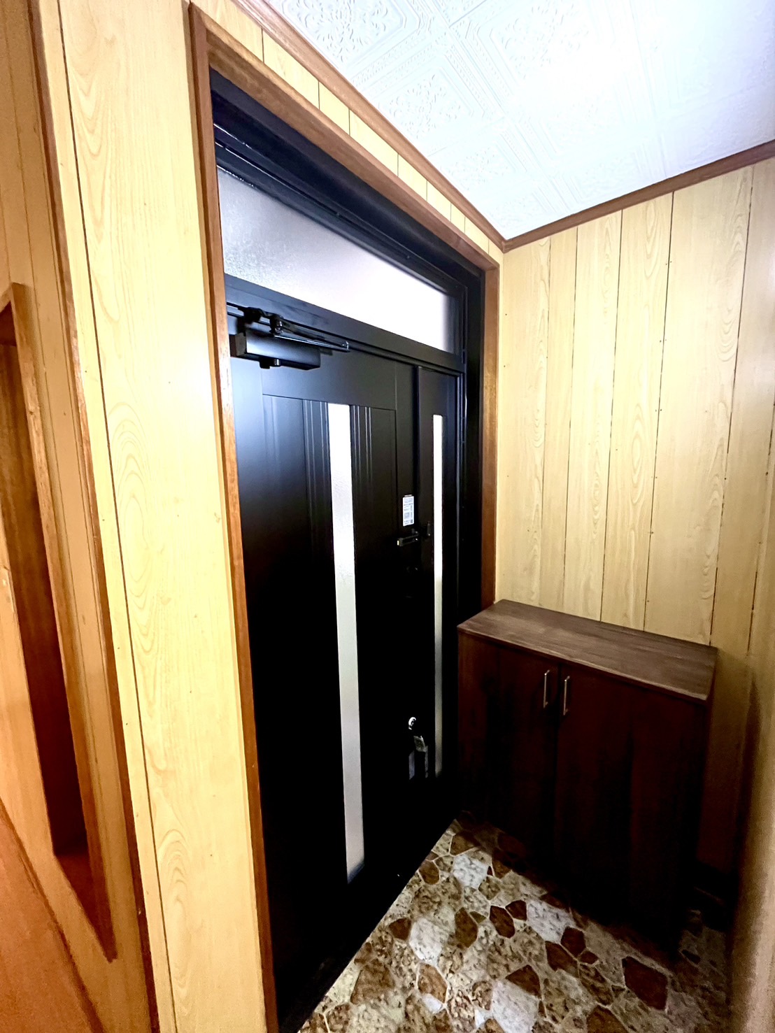 トーヨー建材の【１日リフォーム】カバー工法で玄関ドアを取り替えました！の施工事例詳細写真8