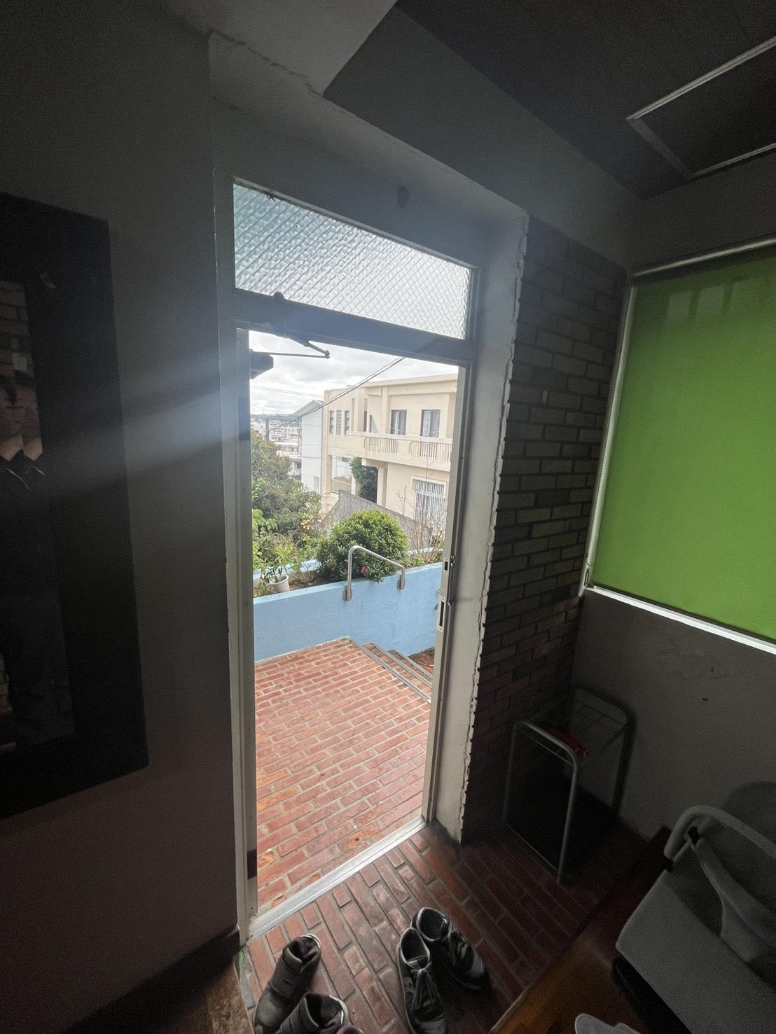 トーヨー建材の【南風原町】錆びた玄関ドアを1日でリフォーム！！の施工事例詳細写真3