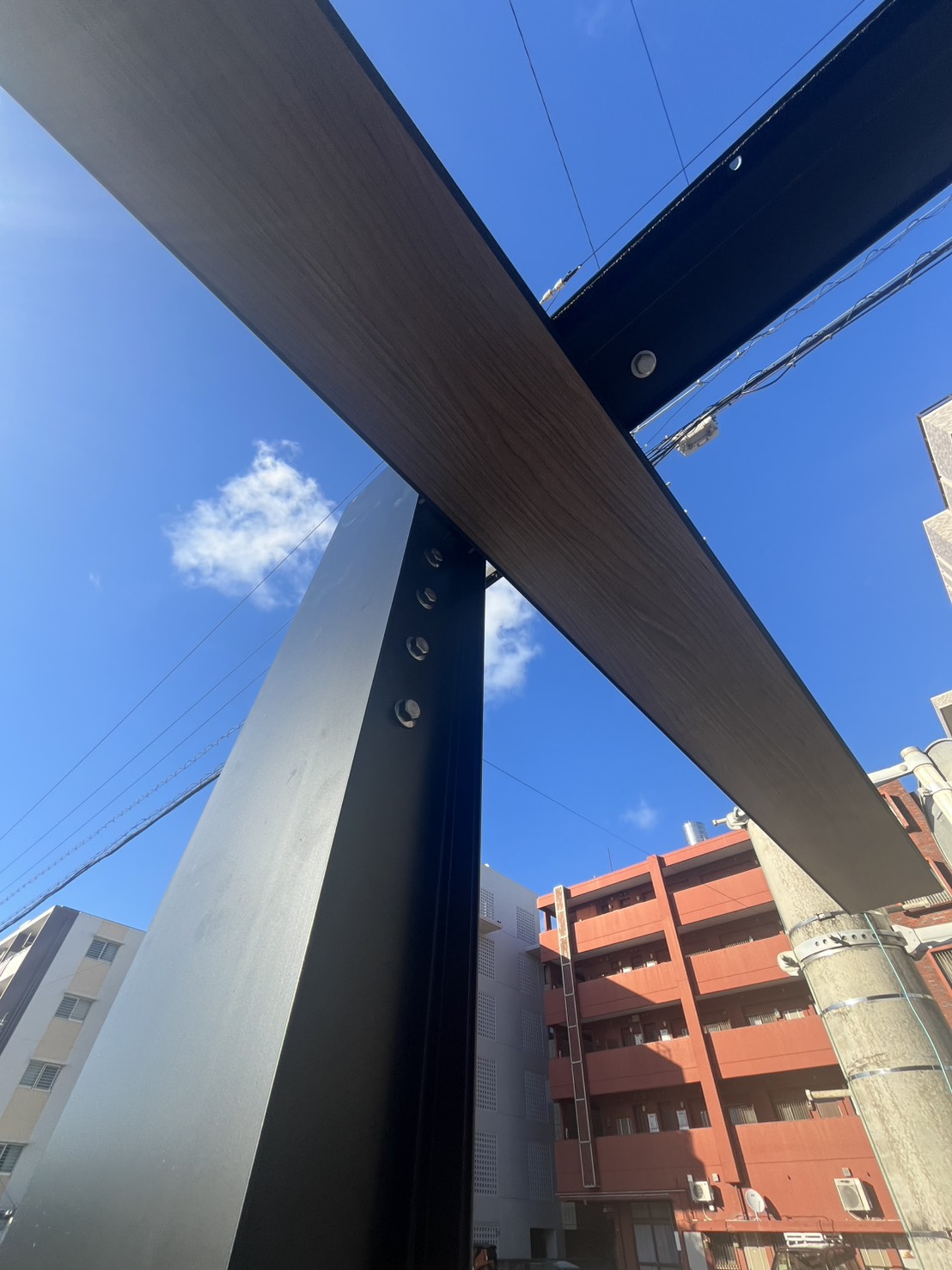 トーヨー建材のモダン住宅に美しくなじむカーポートを設置しました！！の施工事例詳細写真5
