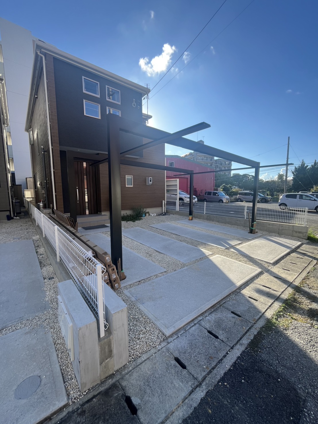 トーヨー建材のモダン住宅に美しくなじむカーポートを設置しました！！の施工事例詳細写真6
