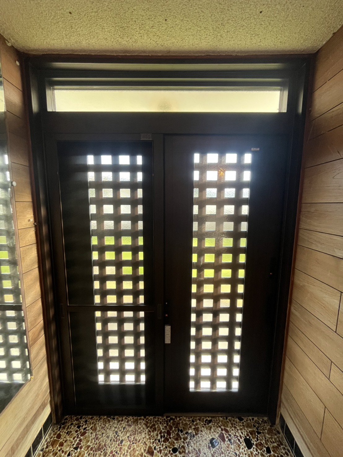 トーヨー建材の玄関のガラスが割れてて危険！お急ぎリフォームです！の施工事例詳細写真7