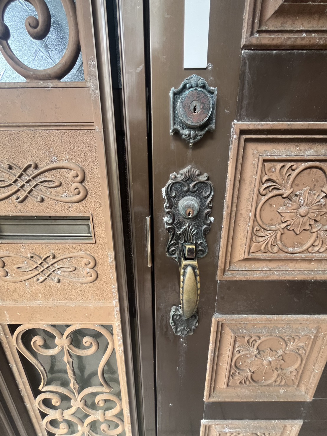 トーヨー建材の【宜野湾市大山】経年劣化で玄関ドアが閉まりません!!の施工事例詳細写真2