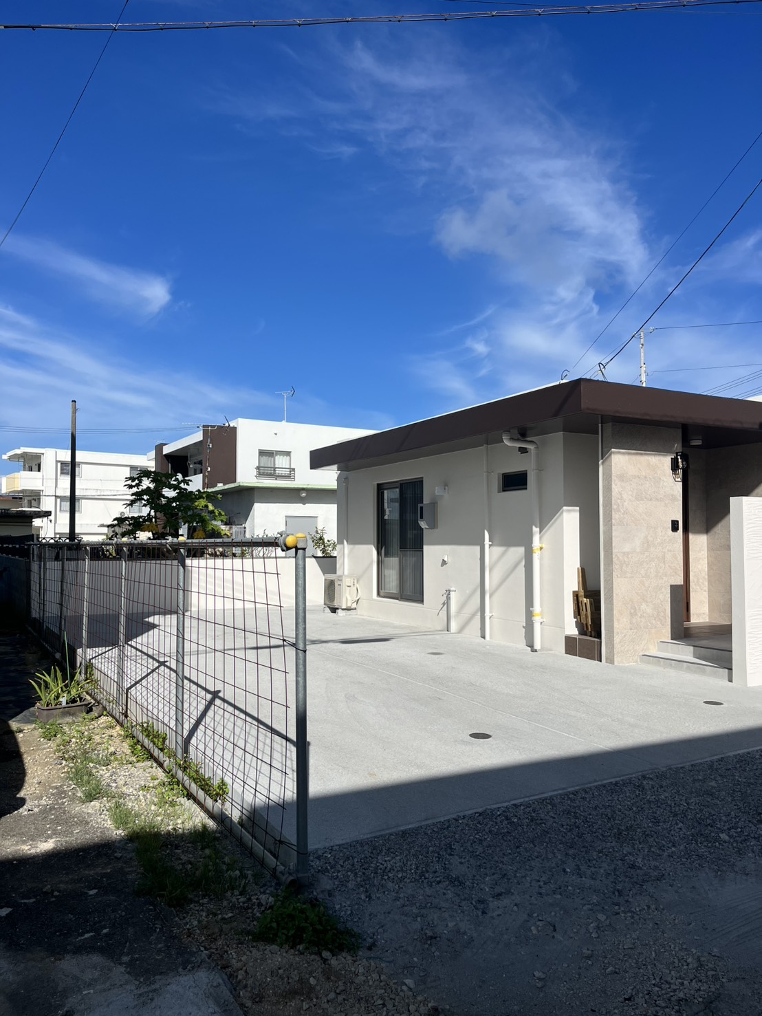 トーヨー建材の強い日射熱で窓も車もあちこーこーだよ！の施工事例詳細写真1