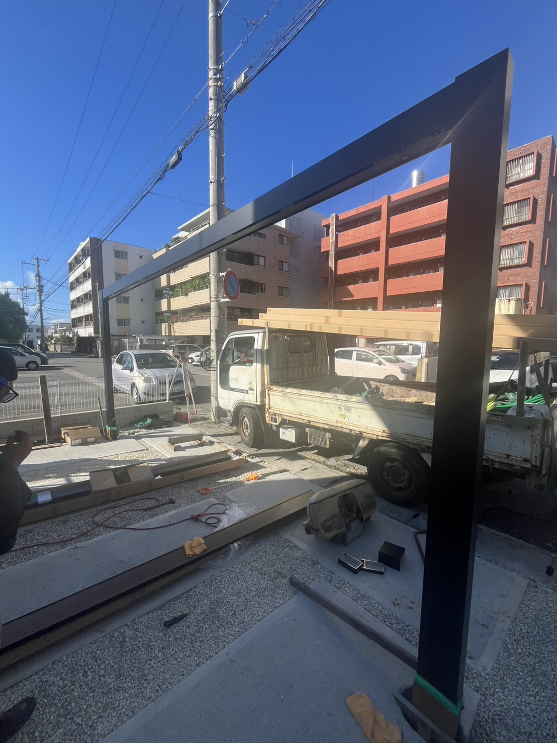 トーヨー建材のモダン住宅に美しくなじむカーポートを設置しました！！の施工事例詳細写真4