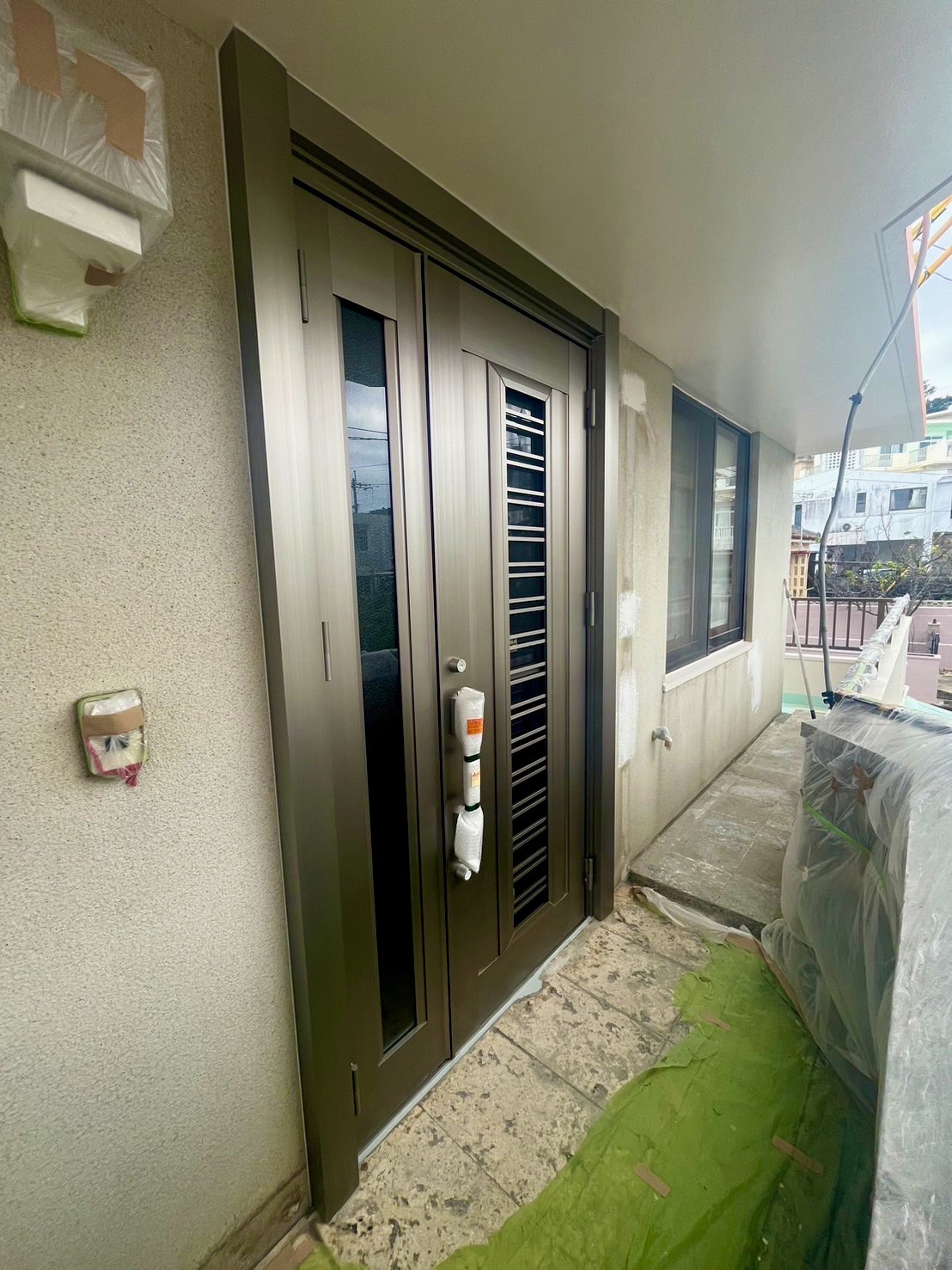 トーヨー建材の【沖縄】採風タイプの玄関ドアに取替えました！！の施工事例詳細写真1