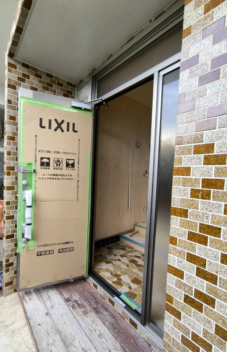トーヨー建材の両袖タイプから片袖タイプへ間口を変えたリフォーム事例です!の施工後の写真1