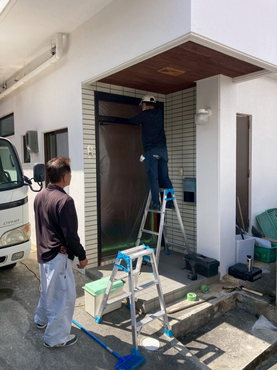 トーヨー建材の【沖縄】潮風にも強い!リシェント玄関ドアで快適&安心リフォーム♪の施工前の写真3
