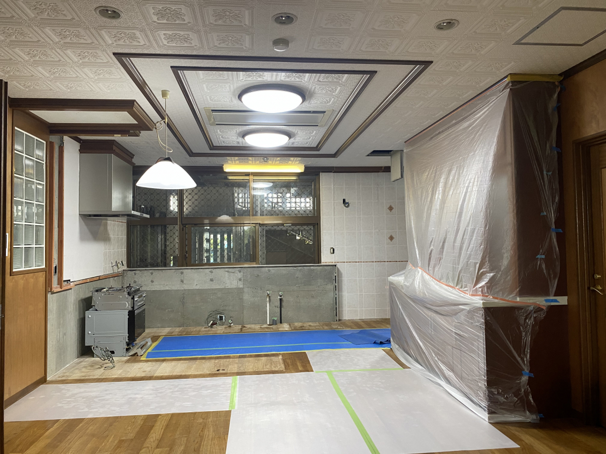 トーヨー建材のシステムキッチン女性目線でのご提案取替施工事例です!(^^)!の施工前の写真2