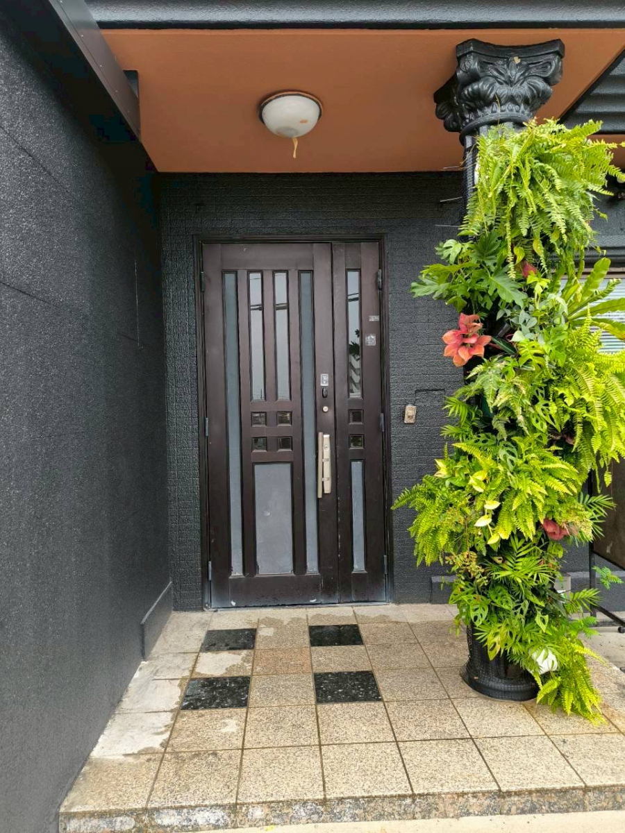 トーヨー建材の(株)沖創生様の店舗玄関ドアをお取替させて頂きました*\(^o^)/*の施工前の写真1