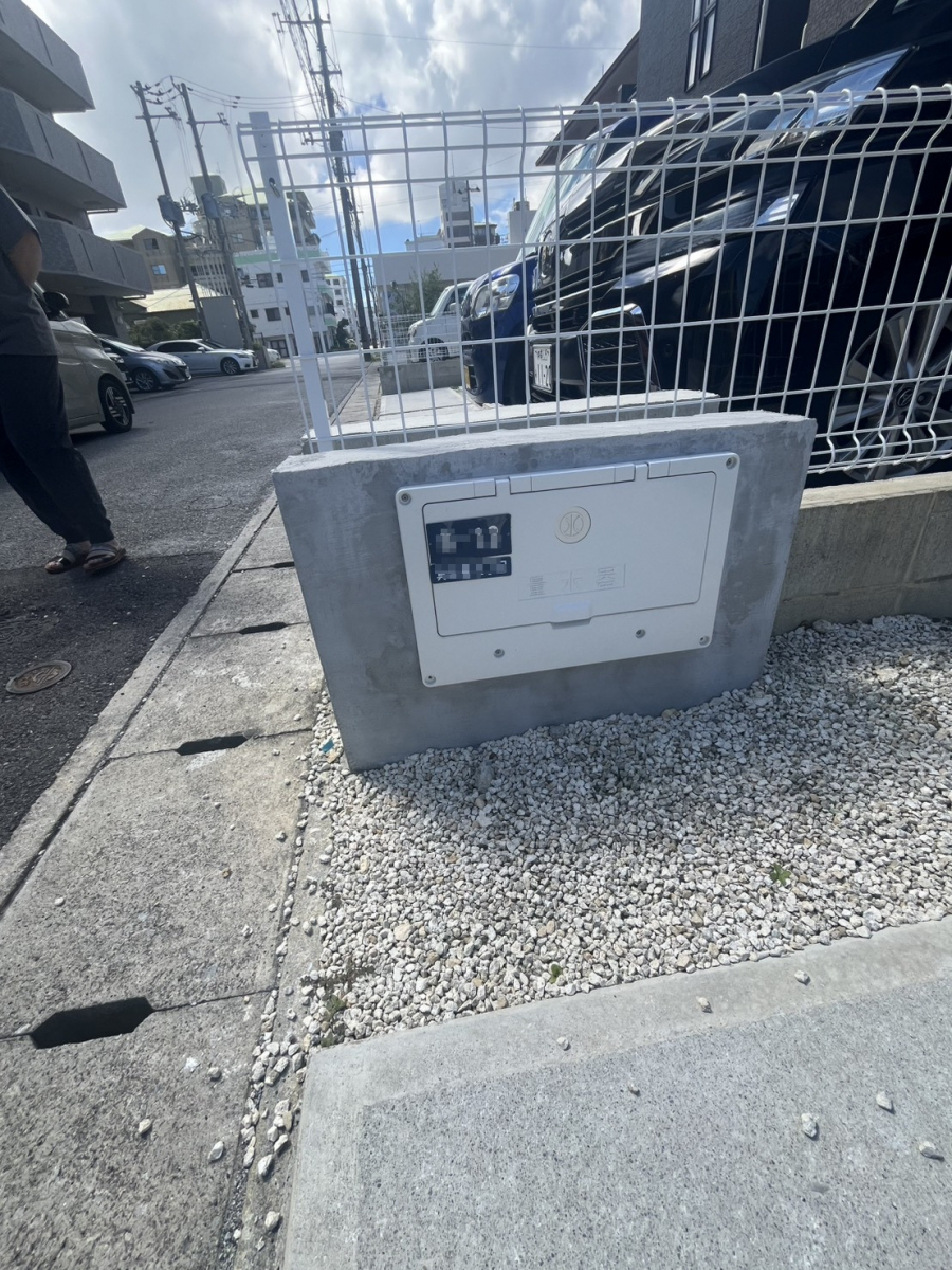 トーヨー建材のモダン住宅に美しくなじむカーポートを設置しました!!の施工前の写真2
