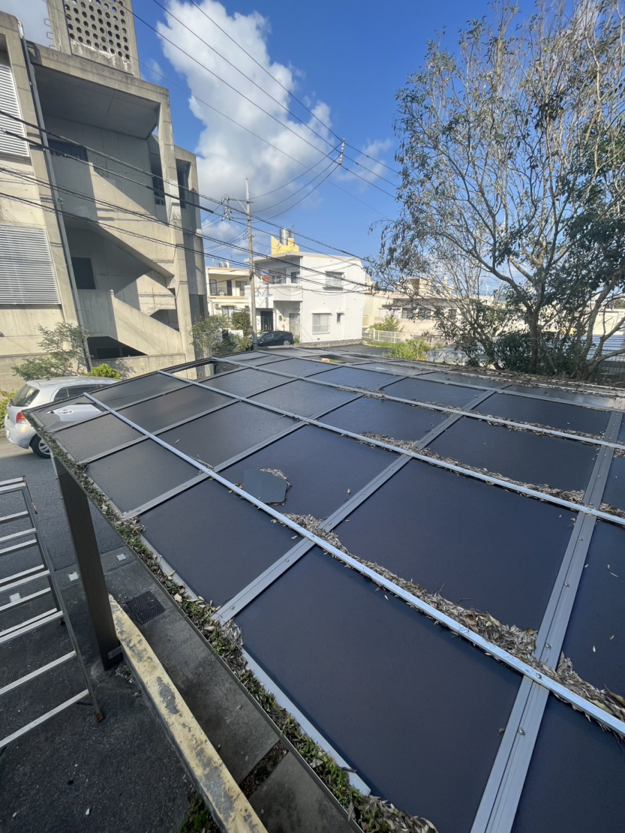 トーヨー建材のポリカ屋根材取替えいたします！！の施工前の写真1