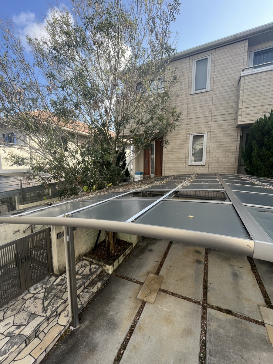 トーヨー建材のポリカ屋根材取替えいたします！！の施工前の写真2