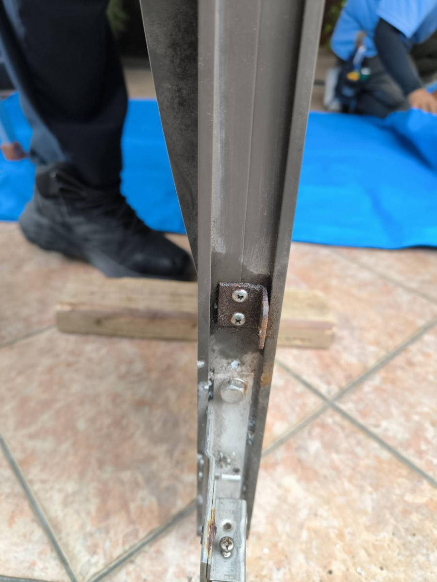 トーヨー建材の玄関引戸の部品交換をしました！の施工後の写真2