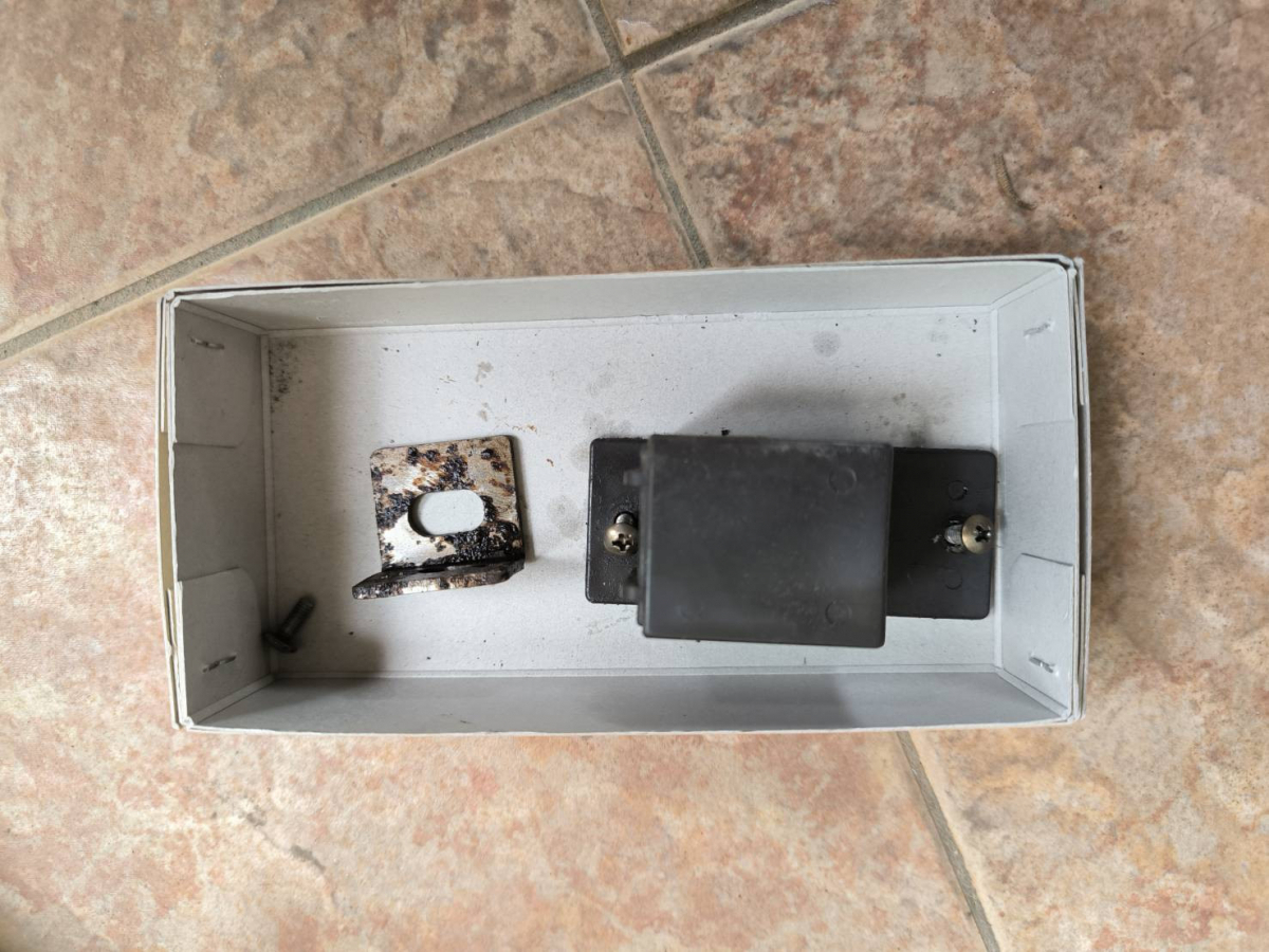 トーヨー建材の玄関引戸の部品交換をしました！の施工後の写真3