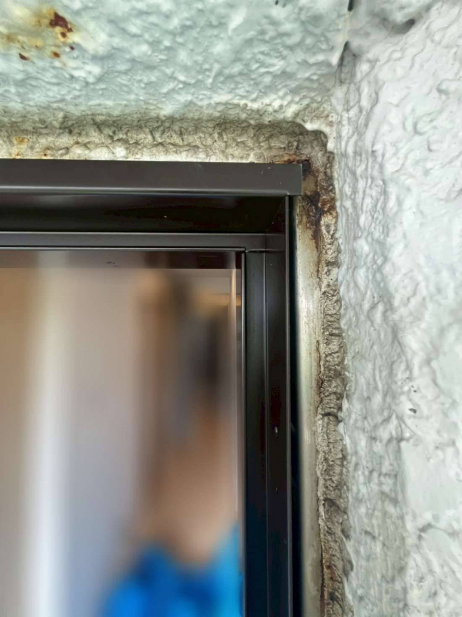 トーヨー建材のマンションドア(防火戸)をカバー工法にて１日でお取替えいたしました！の施工後の写真2