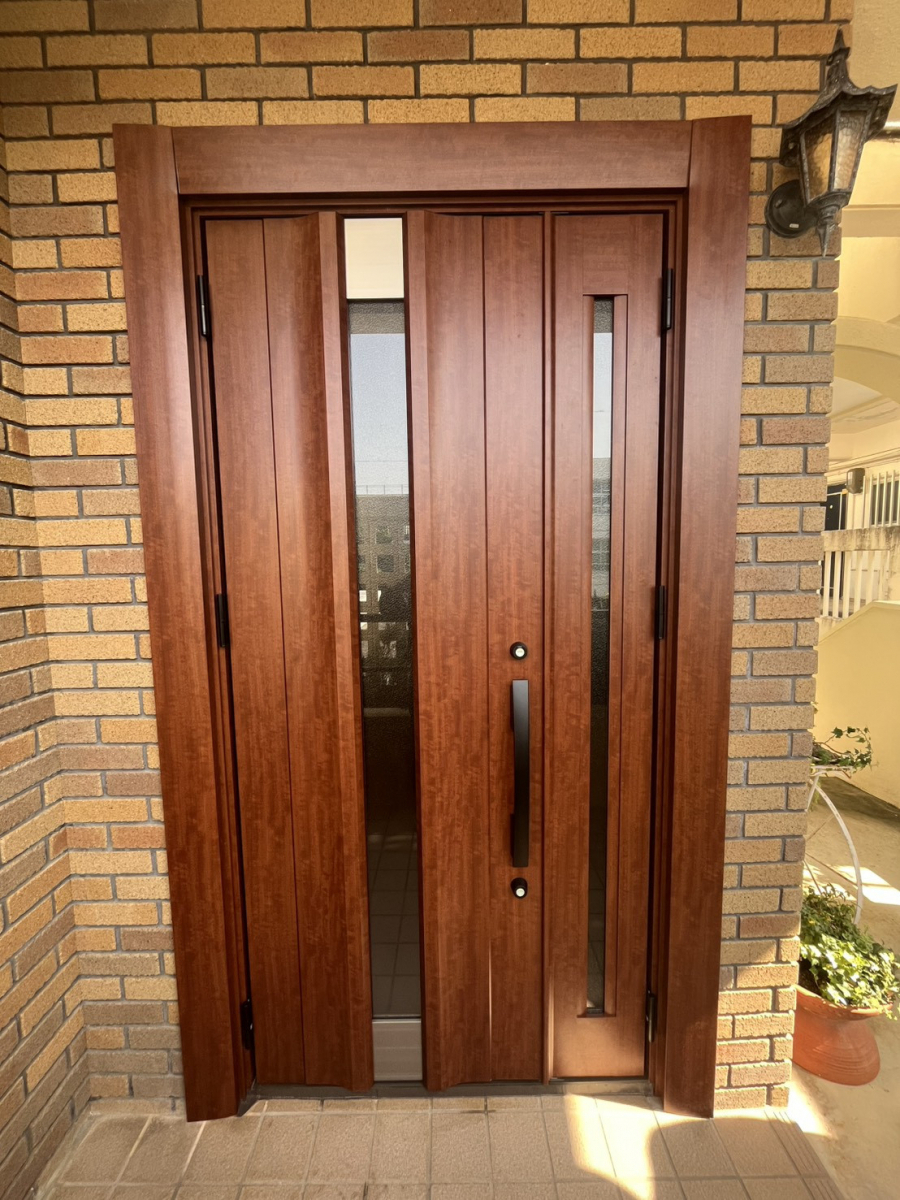 トーヨー建材の【浦添市】危険！！金具が錆びてドア本体が落ちそうです！！の施工後の写真1